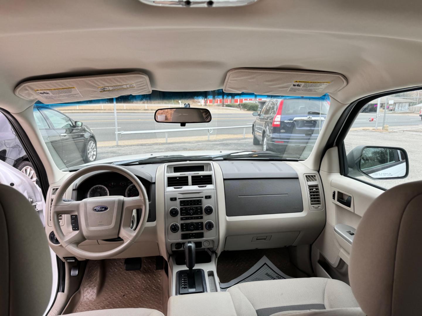 2008 White Ford Escape (1FMCU031X8K) , located at 307 West Marshall Avenue, Longview, TX, 75601, (903) 753-3091, 32.500828, -94.742577 - Photo#4